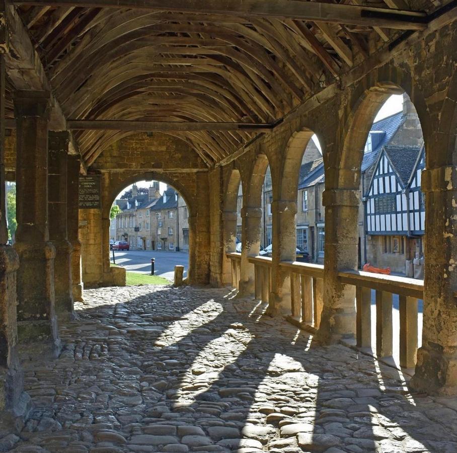 Vine * Chipping Campden